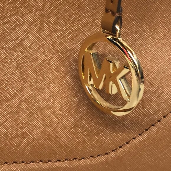 Michael Kors Saffiano Leather Medium Satchel EUC  ** - Picture 3 of 11